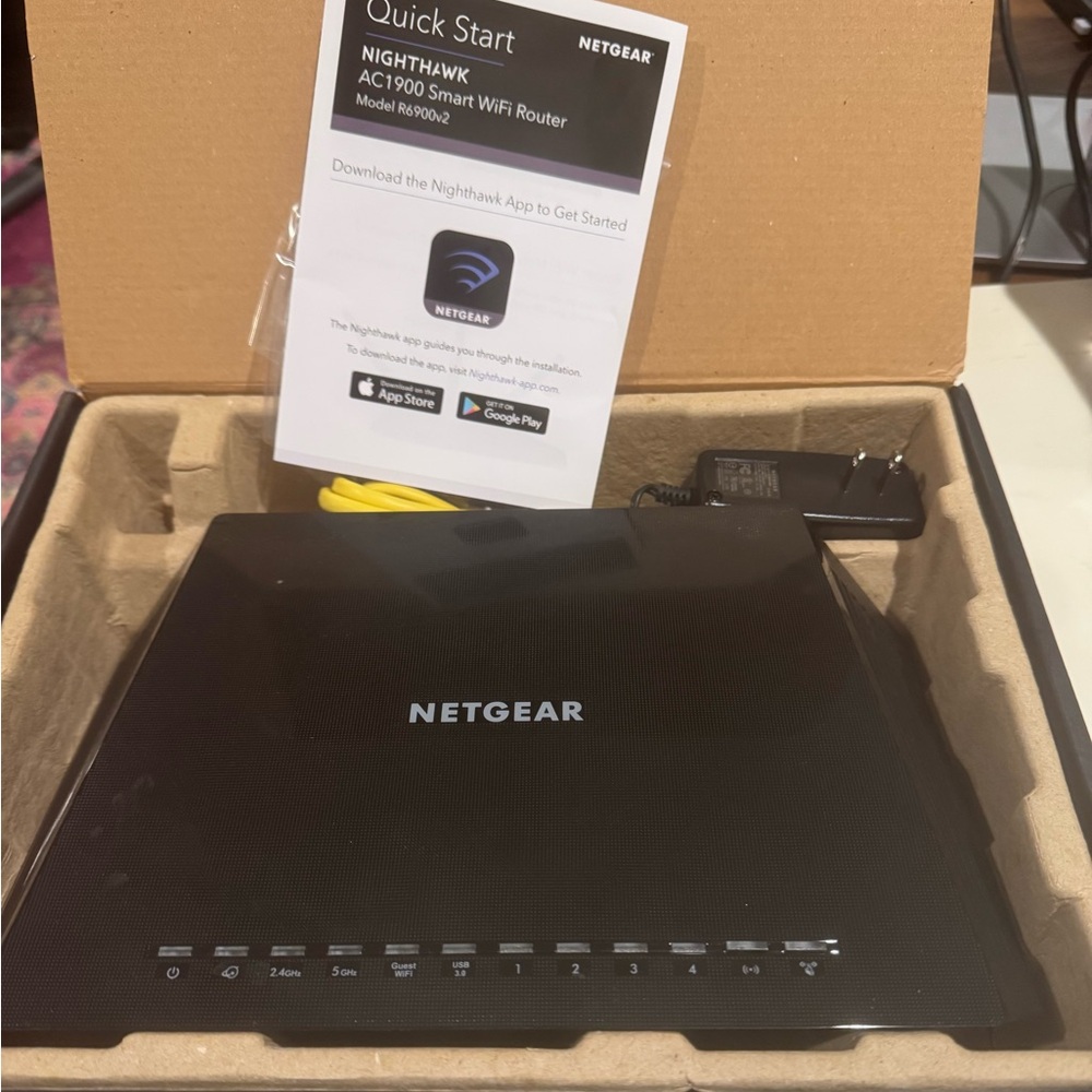 Netgear Black Wireless Router High-Performance Networking - Picture 2 of 7
